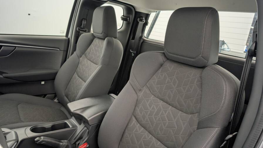 Mandataire Automobile neuf, recherche de Isuzu D-max-1-9-4x4-space-cab-n60-b-b-plus-at-to-work - E-Motors