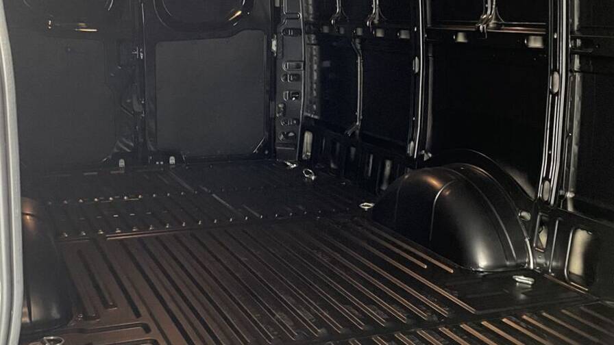 Mandataire Automobile neuf, recherche de Iveco Daily-35s16a8-4100-2-3-156ch-16m-hi-matic - E-Motors