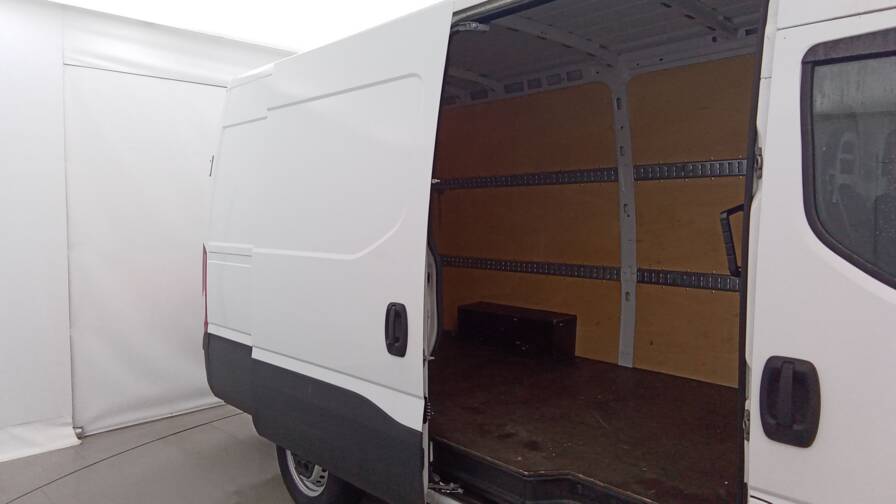 Mandataire Automobile utilitaire, recherche de Iveco Daily-fgn-35-s-15-v12-h2-plus-pdc-ar - E-Motors