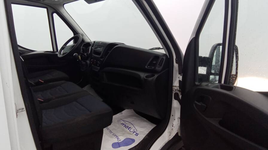 Mandataire Automobile utilitaire, recherche de Iveco Daily-fgn-35-s-15-v12-h2-plus-pdc-ar - E-Motors