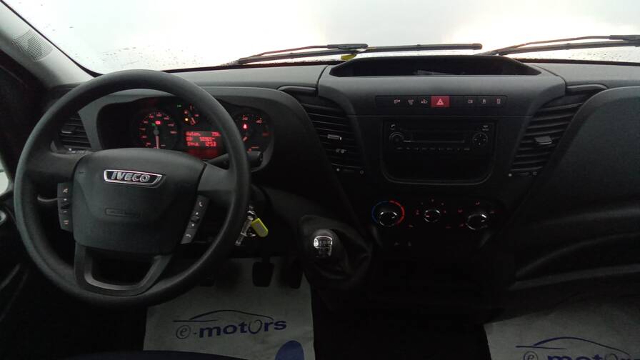 Mandataire Automobile utilitaire, recherche de Iveco Daily-fgn-35-s-15-v12-h2-plus-pdc-ar - E-Motors