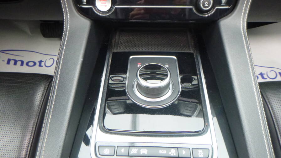 Mandataire Automobile occasion, recherche de Jaguar F-pace-2-0-d-180-ch-awd-bva8-r-sport - E-Motors