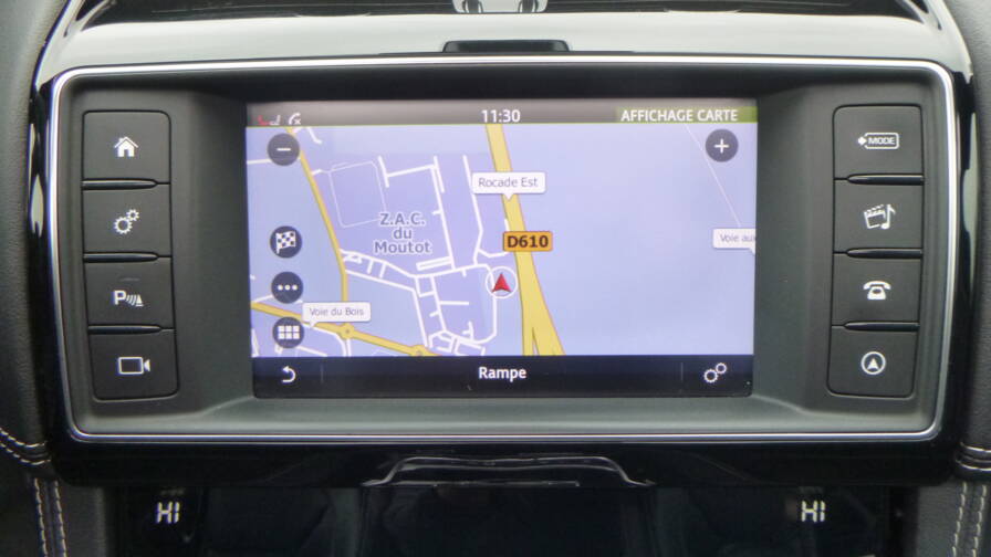 Mandataire Automobile occasion, recherche de Jaguar F-pace-2-0-d-180-ch-awd-bva8-r-sport - E-Motors