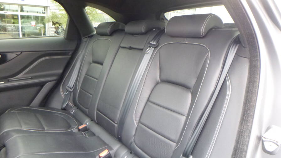 Mandataire Automobile occasion, recherche de Jaguar F-pace-2-0-d-180-ch-awd-bva8-r-sport - E-Motors