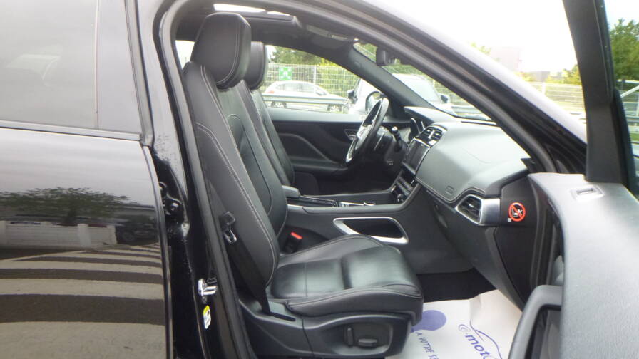 Mandataire Automobile occasion, recherche de Jaguar F-pace-2-0-d-180-ch-awd-bva8-r-sport - E-Motors