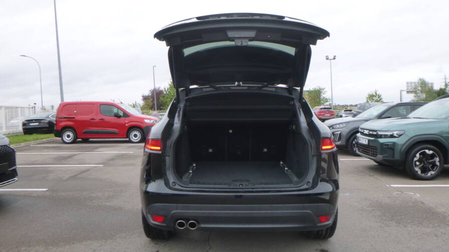 Mandataire Automobile occasion, recherche de Jaguar F-pace-2-0-d-180-ch-awd-bva8-r-sport - E-Motors