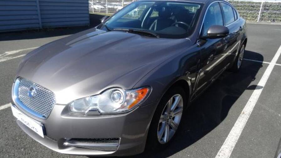 Avis-mandataire-auto-Emotors-Jaguar-Xf-3-0-v6-d-211-fap-75-me-anniversaire-a-4p.