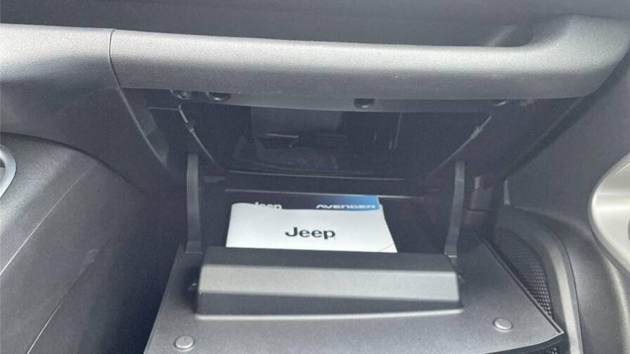 Mandataire Automobile occasion, recherche de Jeep Avenger-1-2-turbo-t3-100-ch-altitude-plus - E-Motors