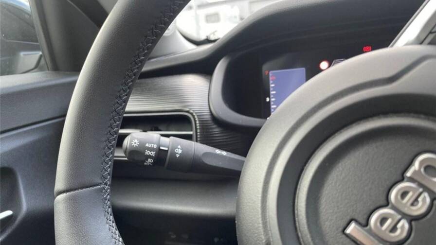 Mandataire Automobile occasion, recherche de Jeep Avenger-1-2-turbo-t3-100-ch-altitude-plus - E-Motors