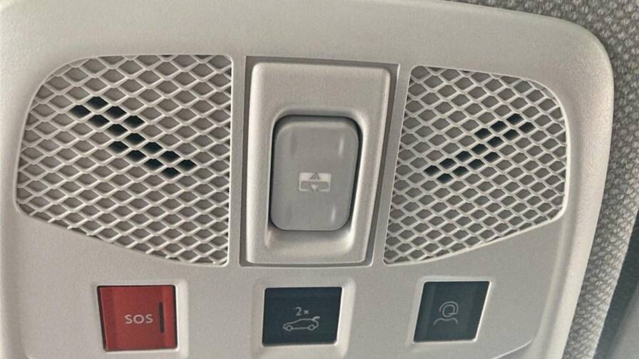 Mandataire Automobile occasion, recherche de Jeep Avenger-1-2-turbo-t3-100-ch-e-hybrid-bvr6-summit - E-Motors