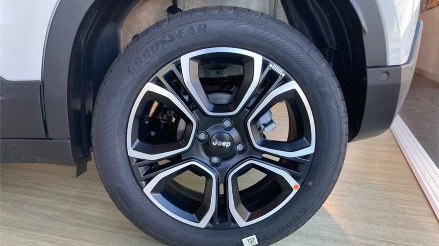 Mandataire Automobile occasion, recherche de Jeep Avenger-1-2-turbo-t3-100-ch-e-hybrid-bvr6-summit - E-Motors