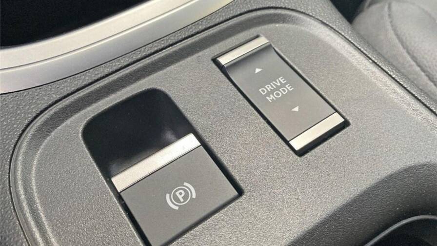 Mandataire Automobile occasion, recherche de Jeep Avenger-1-2-turbo-t3-110-ch-e-hybrid-bvr6-summit - E-Motors