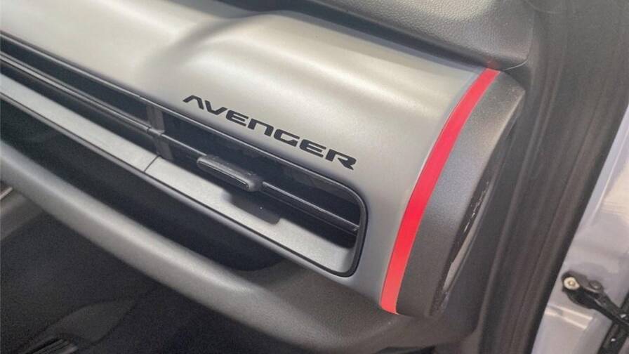 Mandataire Automobile occasion, recherche de Jeep Avenger-1-2-turbo-t3-110-ch-e-hybrid-bvr6-summit - E-Motors