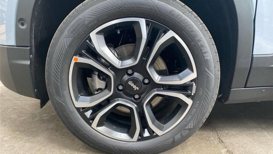 Mandataire Automobile occasion, recherche de Jeep Avenger-1-2-turbo-t3-110-ch-e-hybrid-bvr6-summit - E-Motors