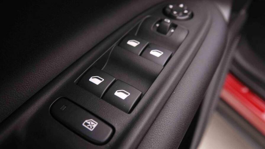 Mandataire Automobile neuf, recherche de Jeep Avenger-1-2-mhev-110-dct6-altitude - E-Motors