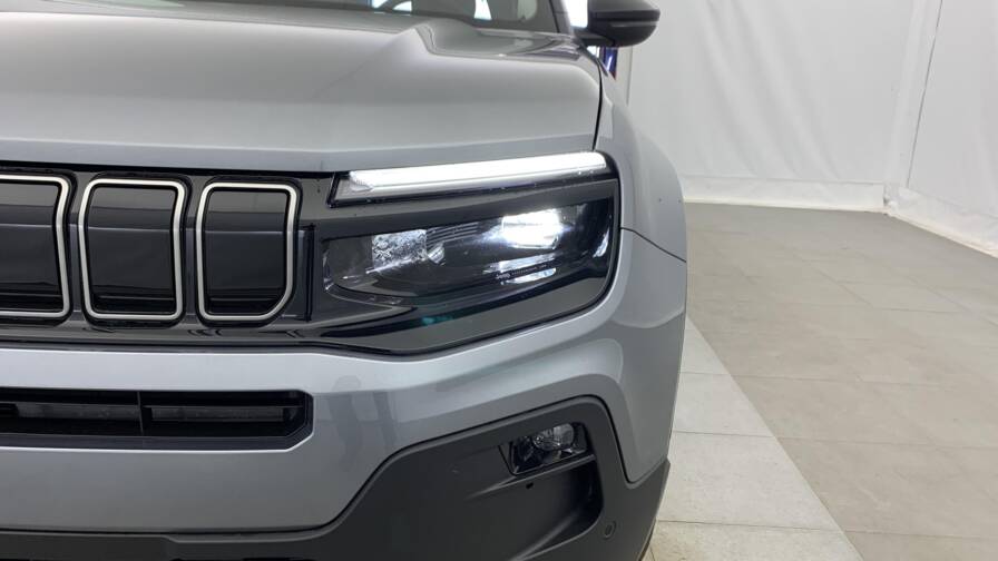 Mandataire Automobile neuf, recherche de Jeep Avenger-1-2-turbo-t3-110-ch-e-hybrid-bvr6-summit - E-Motors