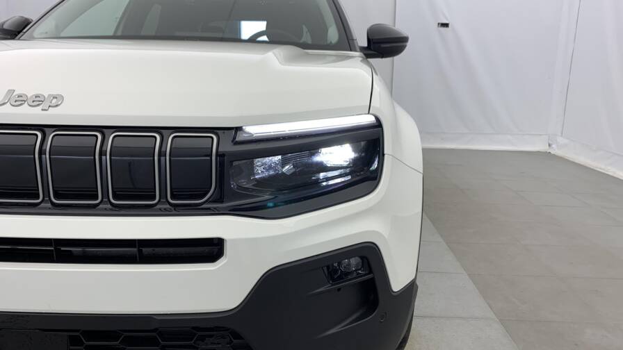 Mandataire Automobile neuf, recherche de Jeep Avenger-1-2-turbo-t3-110-ch-e-hybrid-bvr6-summit - E-Motors