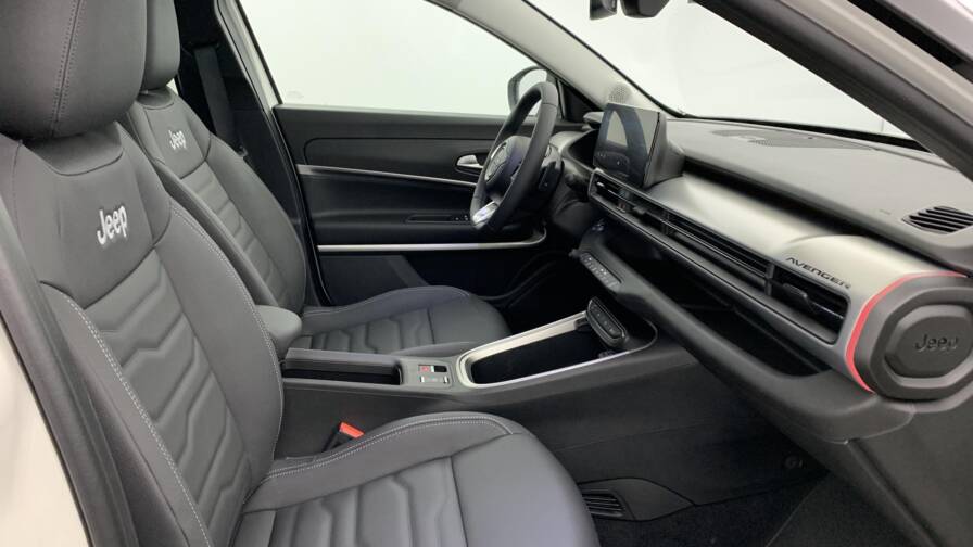 Mandataire Automobile neuf, recherche de Jeep Avenger-1-2-turbo-t3-110-ch-e-hybrid-bvr6-summit - E-Motors