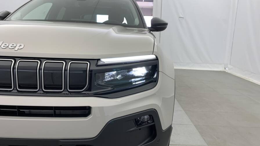 Mandataire Automobile neuf, recherche de Jeep Avenger-1-2-turbo-t3-110-ch-e-hybrid-bvr6-summit - E-Motors