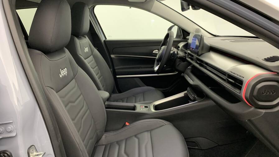 Mandataire Automobile neuf, recherche de Jeep Avenger-1-2-turbo-t3-110-ch-e-hybrid-bvr6-summit - E-Motors