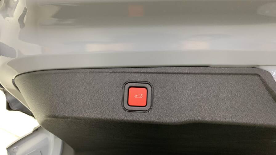 Mandataire Automobile neuf, recherche de Jeep Avenger-1-2-turbo-t3-110-ch-e-hybrid-bvr6-summit - E-Motors