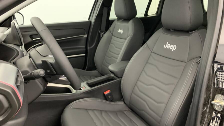 Mandataire Automobile neuf, recherche de Jeep Avenger-1-2-turbo-t3-110-ch-e-hybrid-bvr6-summit - E-Motors