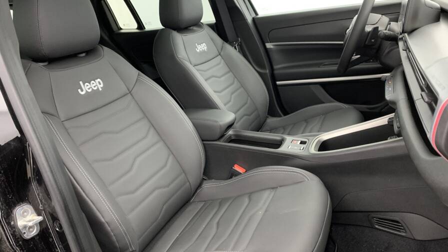 Mandataire Automobile neuf, recherche de Jeep Avenger-1-2-turbo-t3-110-ch-e-hybrid-bvr6-summit - E-Motors