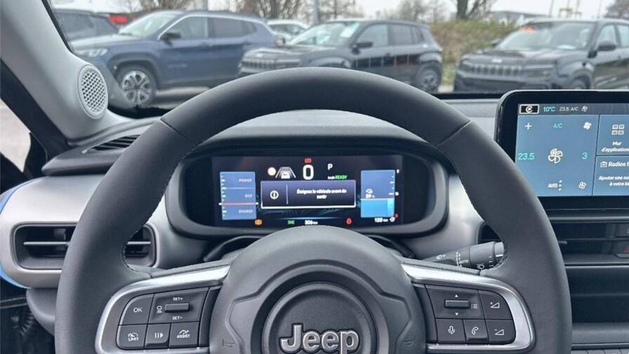 Mandataire Automobile occasion, recherche de Jeep Avenger-electrique-115-kw-4x2-altitude - E-Motors