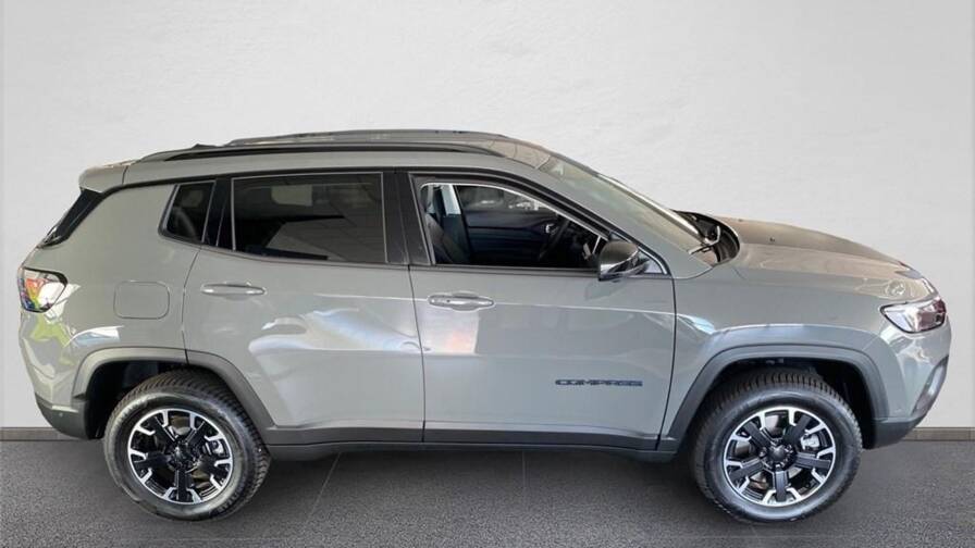 Mandataire Automobile occasion, recherche de Jeep Compass-1-3-phev-t4-240-ch-4xe-eawd-upland - E-Motors