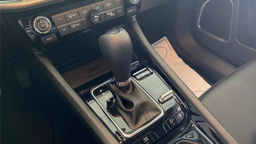 Mandataire Automobile occasion, recherche de Jeep Compass-1-3-phev-t4-240-ch-4xe-eawd-upland - E-Motors