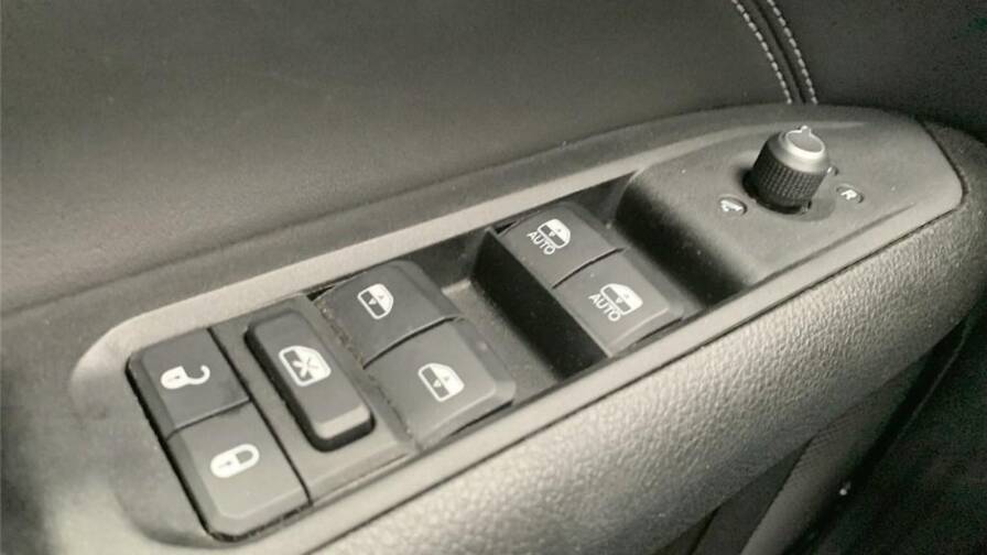 Mandataire Automobile occasion, recherche de Jeep Compass-1-3-turbo-t4-130-ch-bvm6-limited - E-Motors