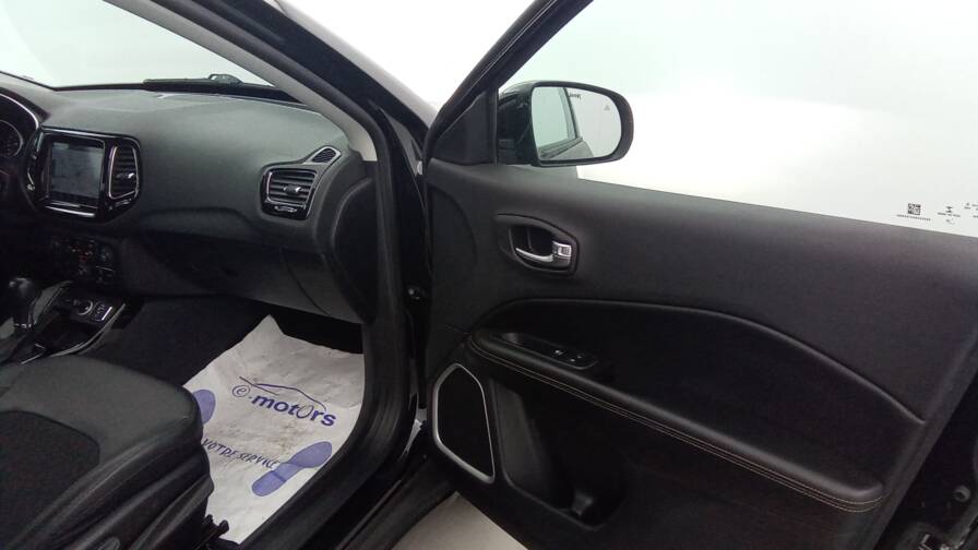 Mandataire Automobile occasion, recherche de Jeep Compass-1-3-gse-t4-150-ch-bvr6-limited - E-Motors