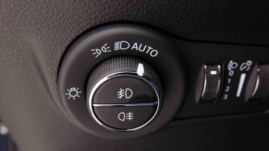 Mandataire Automobile neuf, recherche de Jeep Compass-1-5-t4-e-hybrid-dct-altitude - E-Motors