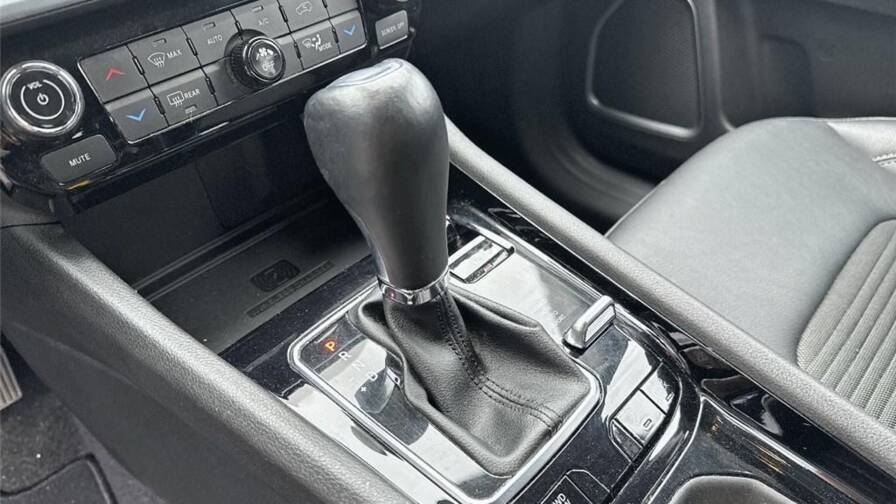 Mandataire Automobile occasion, recherche de Jeep Compass-ii-1-3-phev-t4-190-ch-4xe-eawd-limited - E-Motors