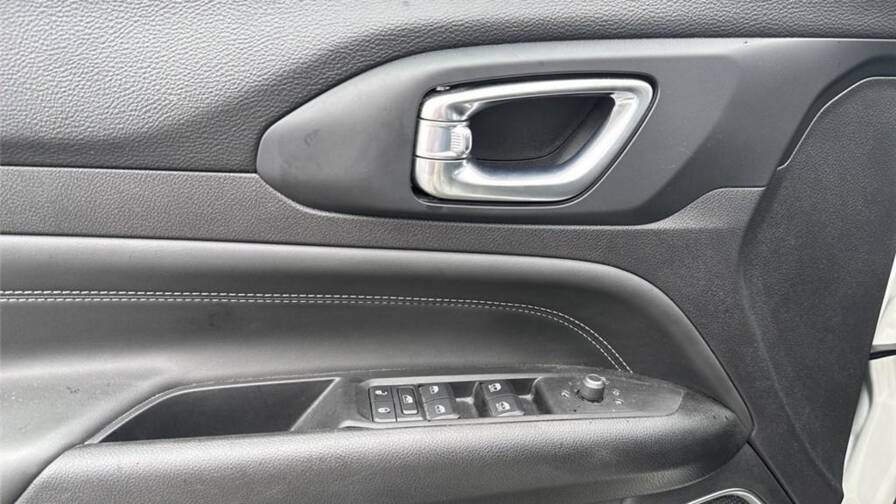 Mandataire Automobile occasion, recherche de Jeep Compass-ii-1-3-phev-t4-190-ch-4xe-eawd-limited - E-Motors