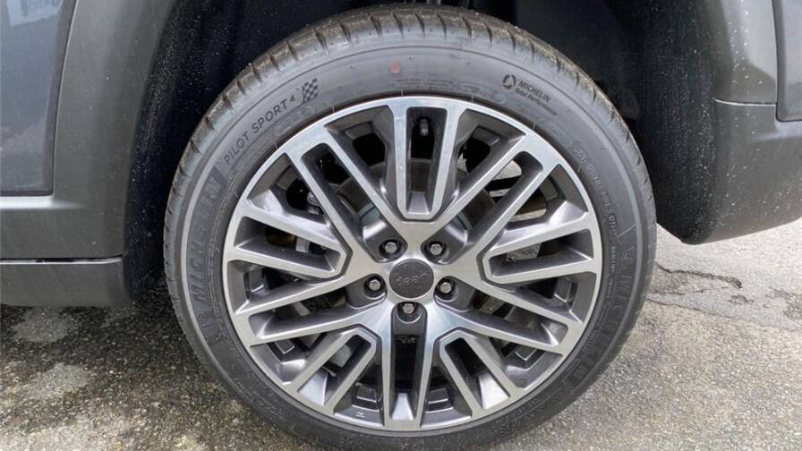 Mandataire Automobile occasion, recherche de Jeep Compass-ii-1-3-phev-t4-240-ch-4xe-eawd-limited - E-Motors