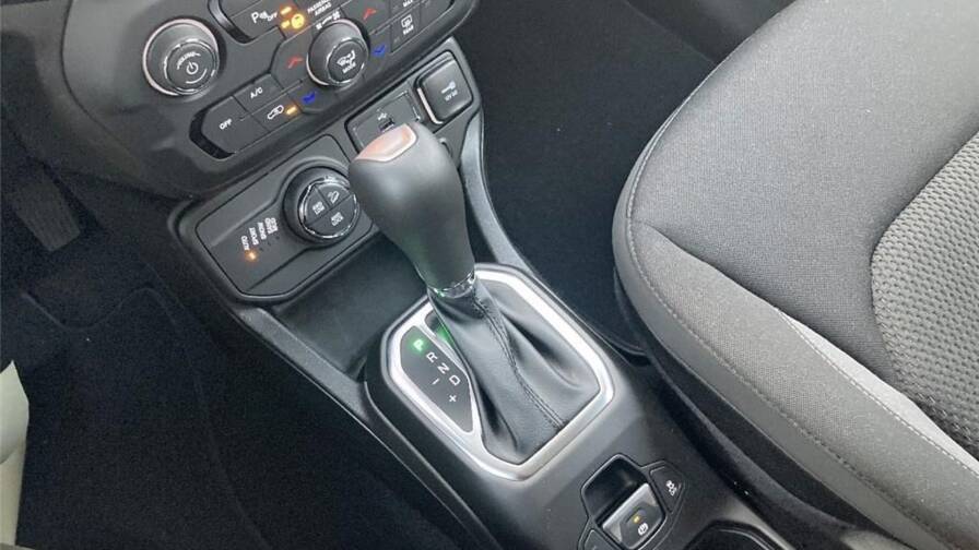 Mandataire Automobile occasion, recherche de Jeep Renegade-1-3-turbo-t4-190-ch-phev-bva6-4xe-eawd-limited - E-Motors