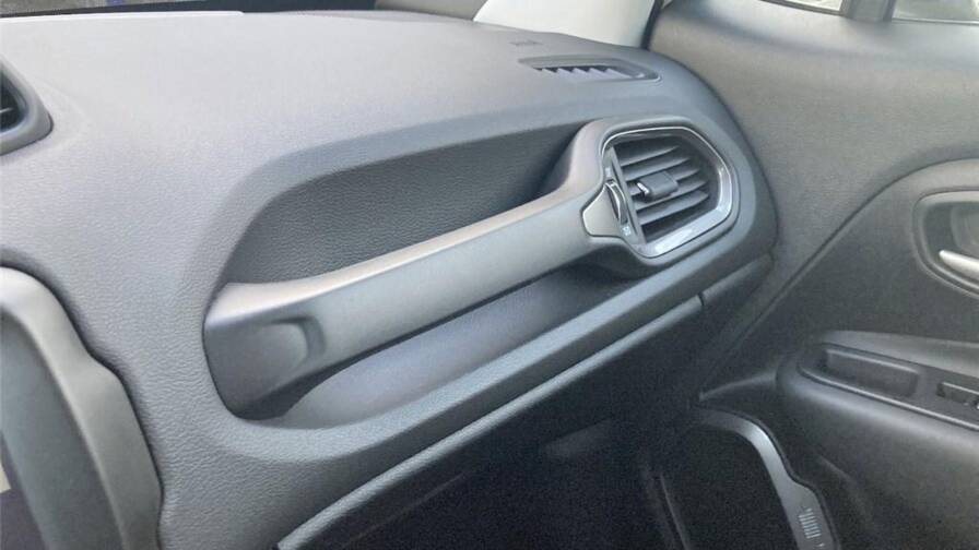 Mandataire Automobile occasion, recherche de Jeep Renegade-1-3-turbo-t4-190-ch-phev-bva6-4xe-eawd-limited - E-Motors