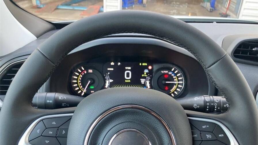 Mandataire Automobile occasion, recherche de Jeep Renegade-1-3-turbo-t4-190-ch-phev-bva6-4xe-eawd-limited - E-Motors