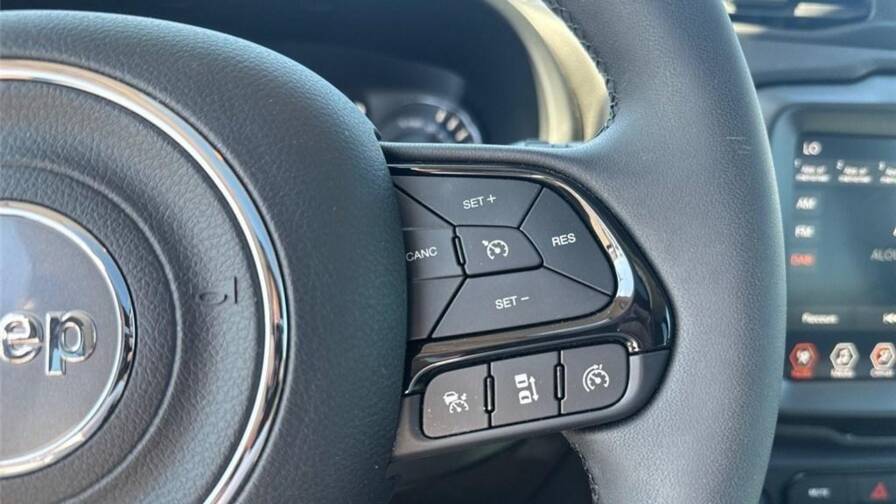 Mandataire Automobile occasion, recherche de Jeep Renegade-1-3-turbo-t4-190-ch-phev-bva6-4xe-eawd-limited - E-Motors