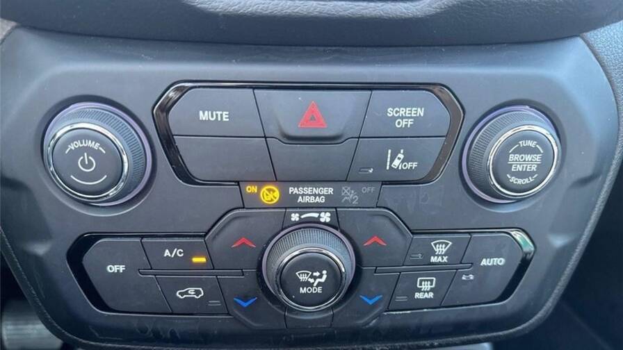 Mandataire Automobile occasion, recherche de Jeep Renegade-1-3-turbo-t4-190-ch-phev-bva6-4xe-eawd-limited - E-Motors