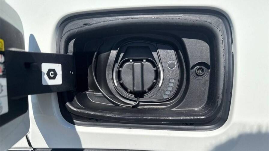 Mandataire Automobile occasion, recherche de Jeep Renegade-1-3-turbo-t4-190-ch-phev-bva6-4xe-eawd-limited - E-Motors