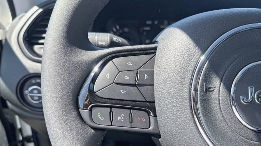 Mandataire Automobile occasion, recherche de Jeep Renegade-1-3-turbo-t4-190-ch-phev-bva6-4xe-eawd-limited - E-Motors