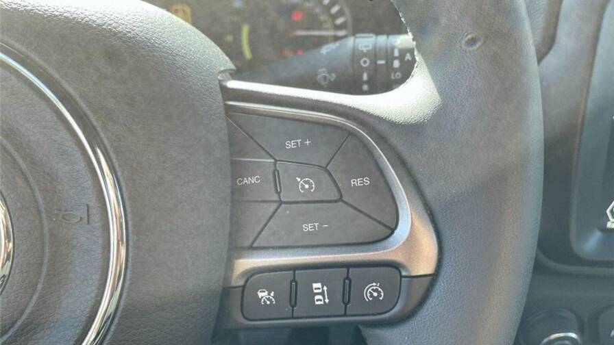 Mandataire Automobile occasion, recherche de Jeep Renegade-1-3-turbo-t4-240-ch-phev-at6-4xe-eawd-s - E-Motors