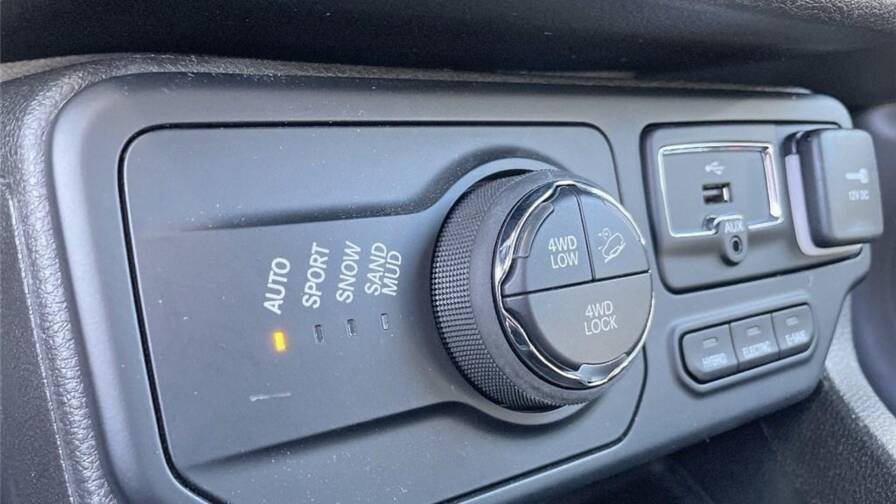 Mandataire Automobile occasion, recherche de Jeep Renegade-1-3-turbo-t4-240-ch-phev-at6-4xe-eawd-s - E-Motors