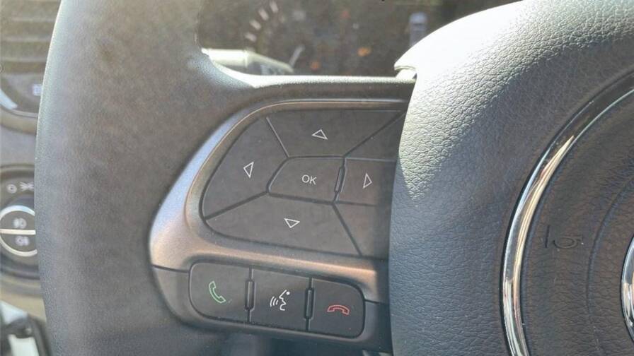 Mandataire Automobile occasion, recherche de Jeep Renegade-1-3-turbo-t4-240-ch-phev-at6-4xe-eawd-s - E-Motors