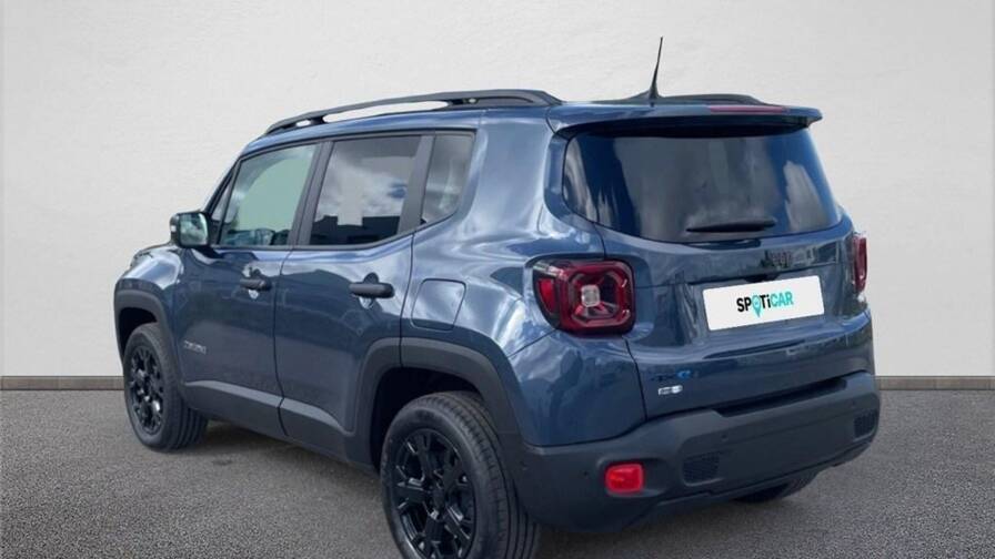 Mandataire Automobile occasion, recherche de Jeep Renegade-1-3-turbo-t4-240-ch-phev-bva6-4xe-eawd-north-star - E-Motors