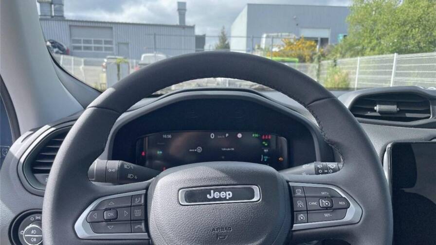 Mandataire Automobile occasion, recherche de Jeep Renegade-1-3-turbo-t4-240-ch-phev-bva6-4xe-eawd-north-star - E-Motors