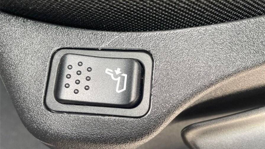 Mandataire Automobile occasion, recherche de Jeep Renegade-1-3-turbo-t4-240-ch-phev-bva6-4xe-eawd-north-star - E-Motors