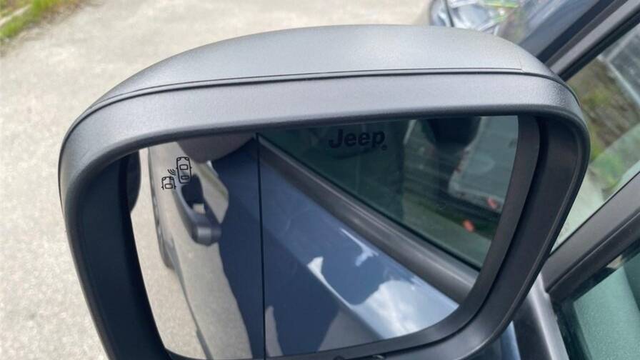 Mandataire Automobile occasion, recherche de Jeep Renegade-1-3-turbo-t4-240-ch-phev-bva6-4xe-eawd-north-star - E-Motors